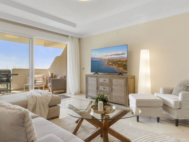 2 Bedrooms Apartment in Nueva Andalucía