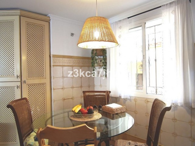 5 Bedrooms Townhouse in Estepona