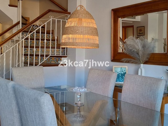 5 Bedrooms Townhouse in Estepona
