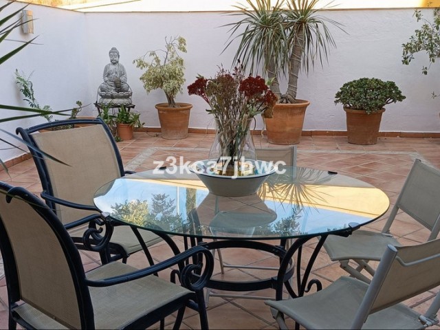 5 Bedrooms Townhouse in Estepona