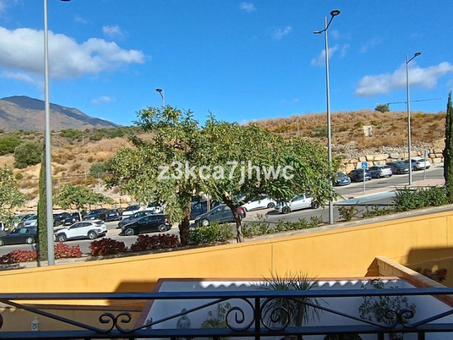 5 Bedrooms Townhouse in Estepona