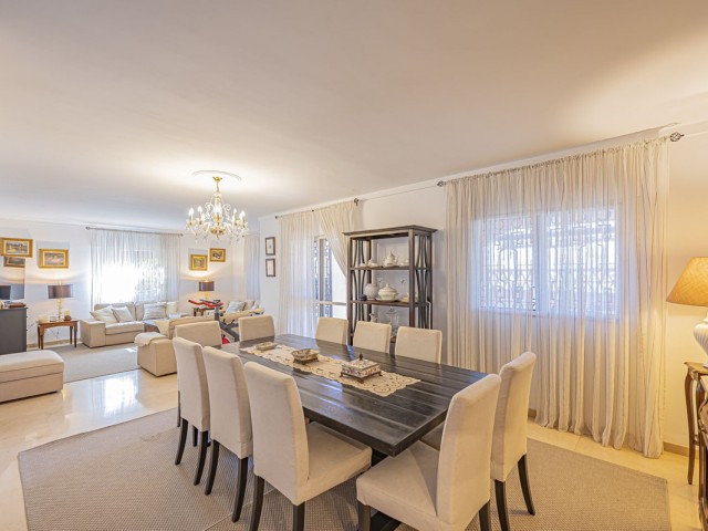 4 Bedrooms Villa in Marbella