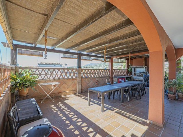 4 Bedrooms Villa in Marbella