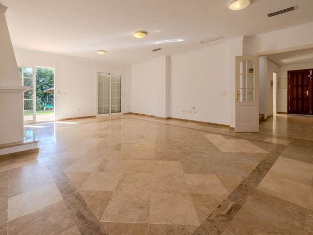 4 Bedrooms Villa in Sotogrande