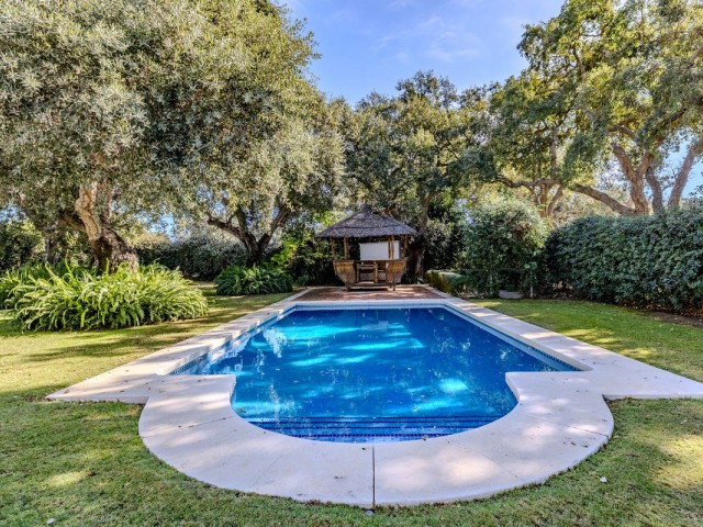 4 Bedrooms Villa in San Roque Club