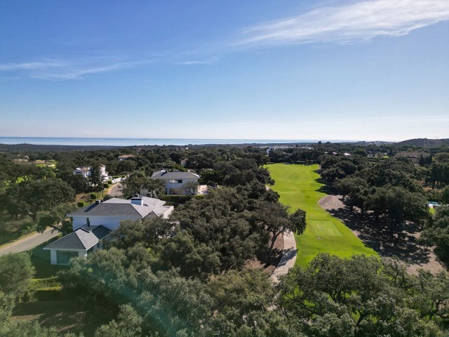 4 Bedrooms Villa in San Roque Club