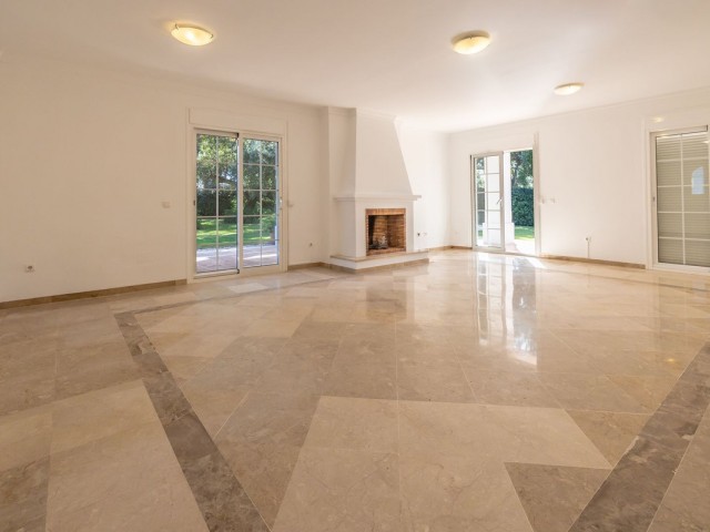 4 Schlafzimmer Villa in San Roque Club