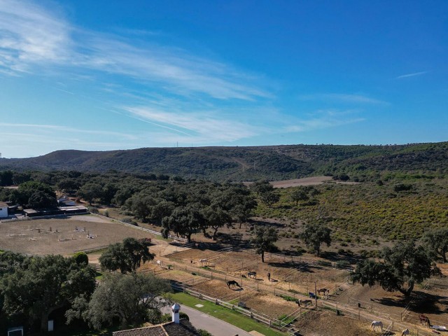 4 Makuuhuoneen Huvila San Roque Club