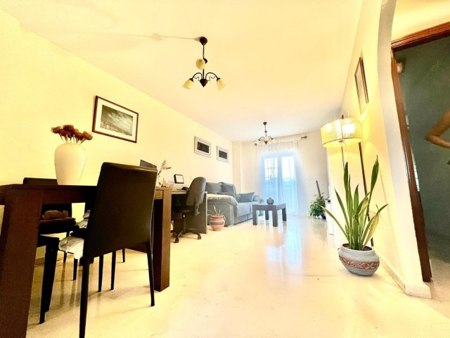 Apartamento con 2 Dormitorios  en Benalmadena