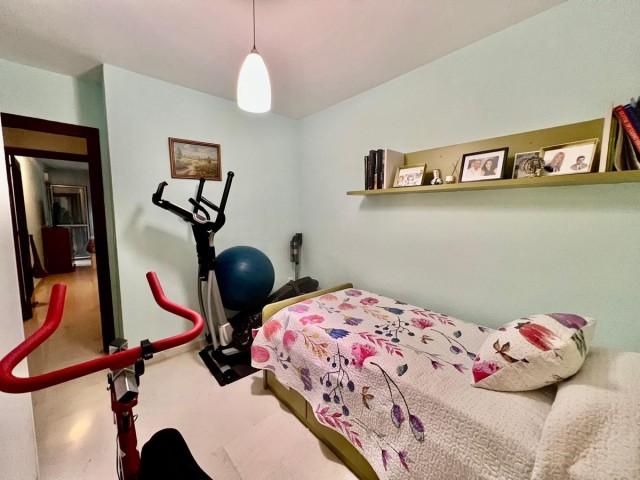 Apartamento con 2 Dormitorios  en Benalmadena