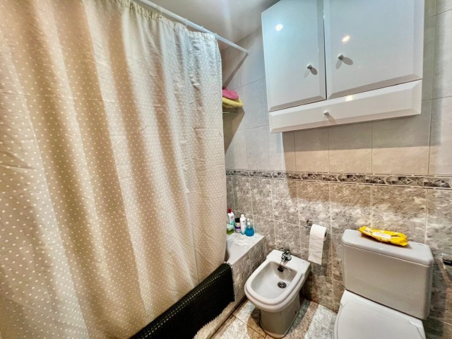 Apartamento con 2 Dormitorios  en Benalmadena