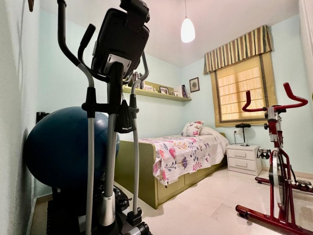 Apartamento con 2 Dormitorios  en Benalmadena