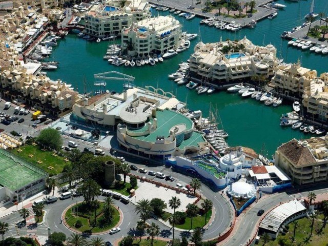 2 Bedrooms Apartment in Benalmadena