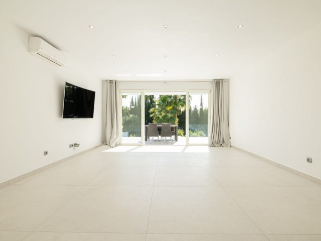 4 Bedrooms Villa in Estepona