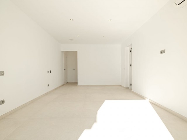 4 Bedrooms Villa in Estepona