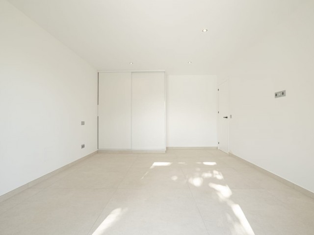 4 Bedrooms Villa in Estepona