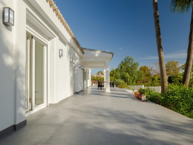 4 Bedrooms Villa in Estepona