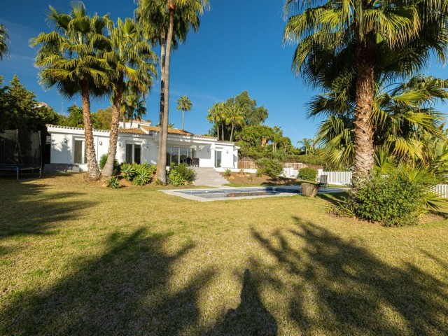 4 Bedrooms Villa in Estepona