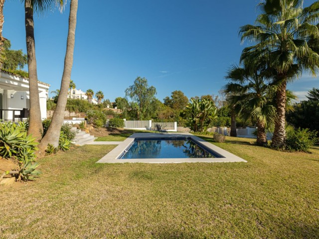 4 Bedrooms Villa in Estepona