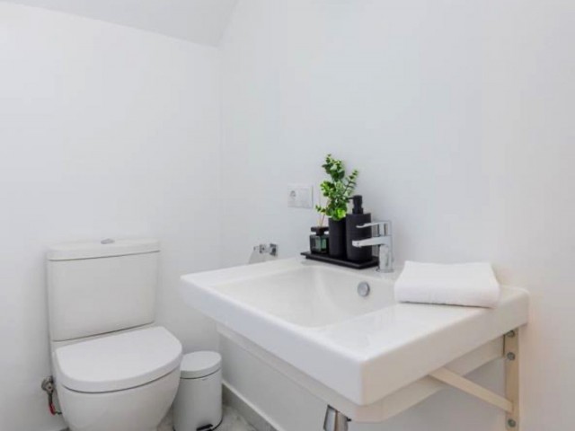 2 Bedrooms Apartment in Nueva Andalucía