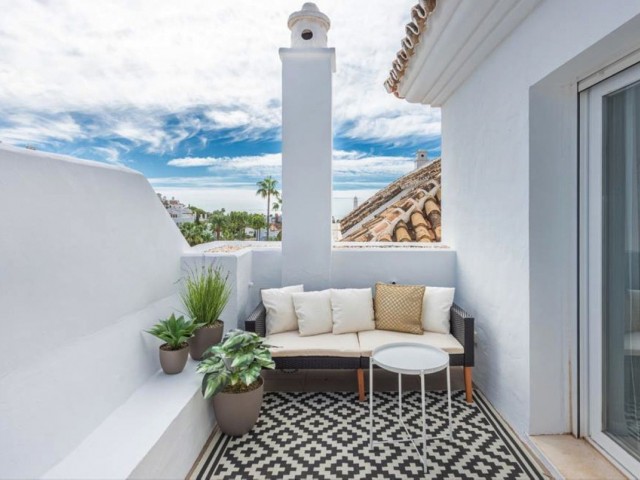 2 Bedrooms Apartment in Nueva Andalucía