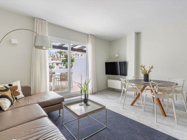 2 Bedrooms Apartment in Nueva Andalucía