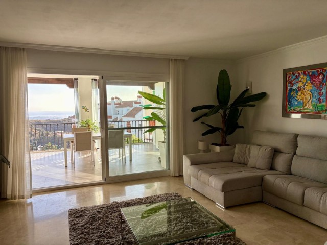 2 Bedrooms Apartment in Calahonda