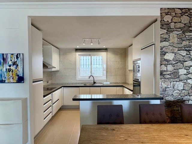 2 Bedrooms Apartment in Calahonda