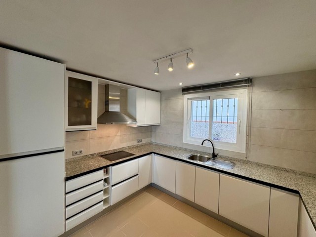 2 Bedrooms Apartment in Calahonda