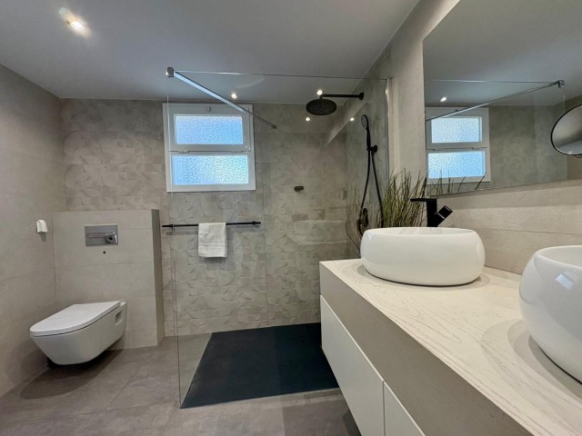 2 Bedrooms Apartment in Calahonda