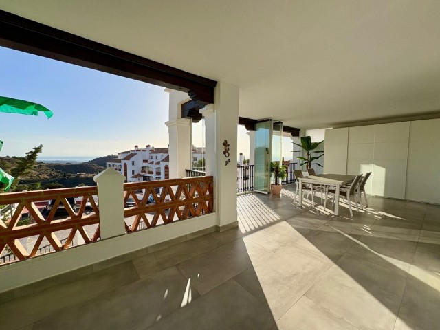 2 Bedrooms Apartment in Calahonda