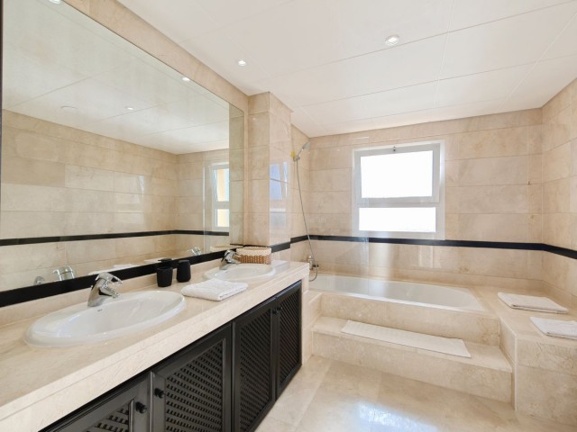 3 Soveroms Leilighet i San Roque Club