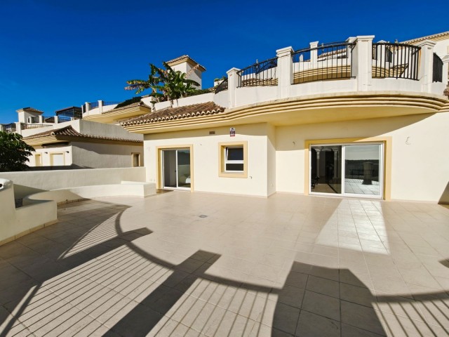 3 Makuuhuoneen Huoneisto San Roque Club