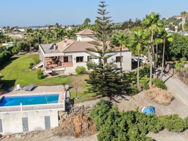 3 Soveroms Villa i Estepona