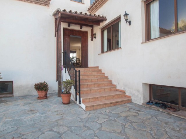 3 Soveroms Villa i Estepona