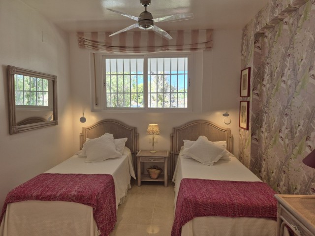 3 Bedrooms Apartment in Guadalmina Baja