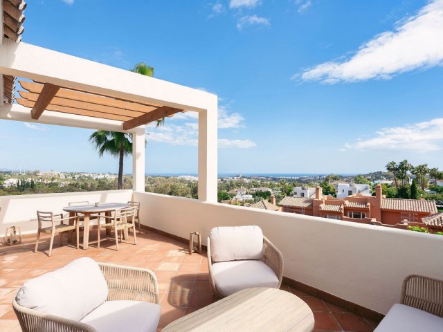 2 Bedrooms Apartment in Nueva Andalucía