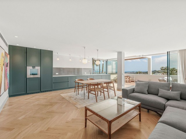 2 Bedrooms Apartment in Nueva Andalucía