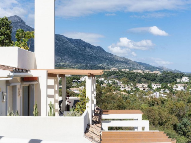 2 Bedrooms Apartment in Nueva Andalucía