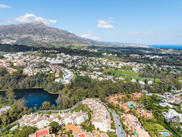 2 Bedrooms Apartment in Nueva Andalucía