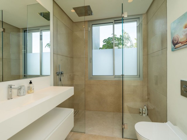 3 Bedrooms Apartment in Benahavís