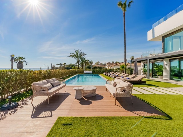 5 Makuuhuoneen Huvila New Golden Mile