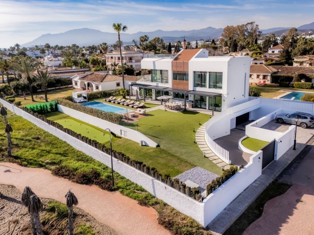 5 Makuuhuoneen Huvila New Golden Mile