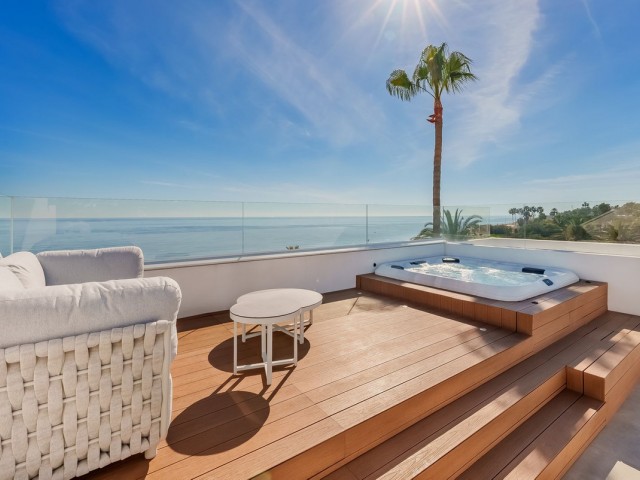 5 Makuuhuoneen Huvila New Golden Mile