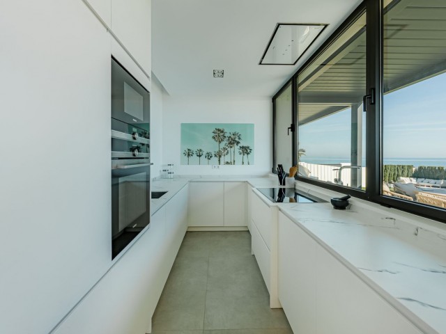 5 Makuuhuoneen Huvila New Golden Mile