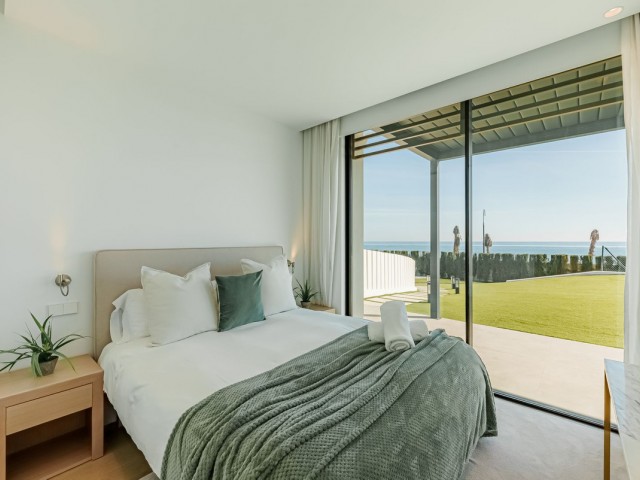 5 Makuuhuoneen Huvila New Golden Mile