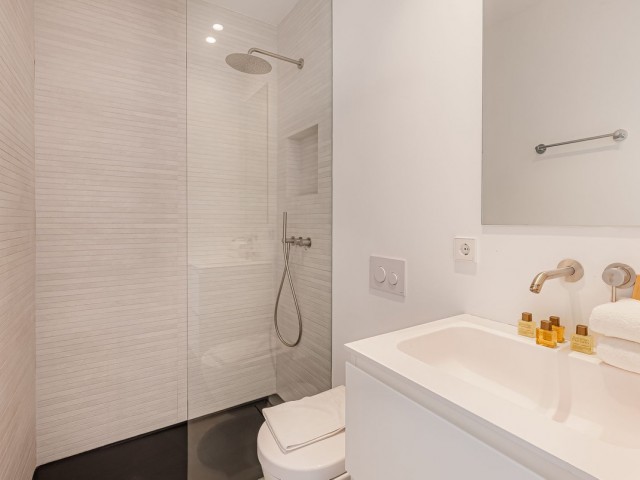 5 Makuuhuoneen Huvila New Golden Mile