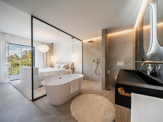 4 Bedrooms Townhouse in Nueva Andalucía