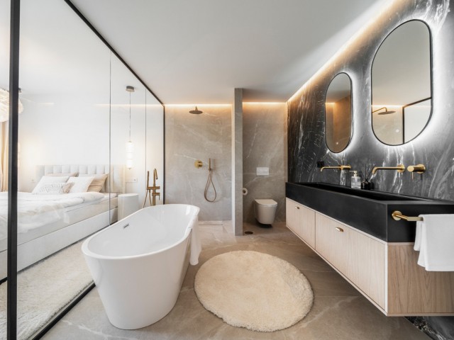 4 Bedrooms Townhouse in Nueva Andalucía