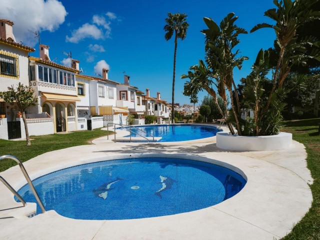 2 Bedrooms Townhouse in Benalmadena